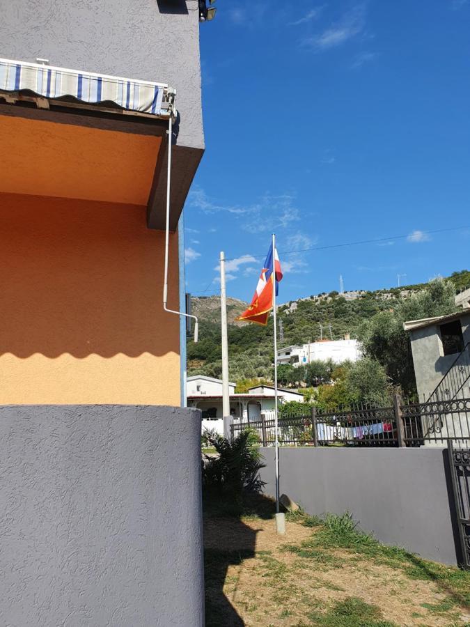 Apartmen Kuca Za Odmor I Familiju Bar Exterior photo