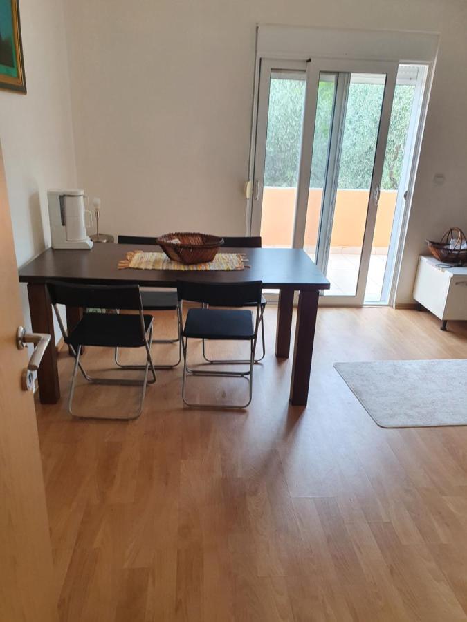 Apartmen Kuca Za Odmor I Familiju Bar Exterior photo