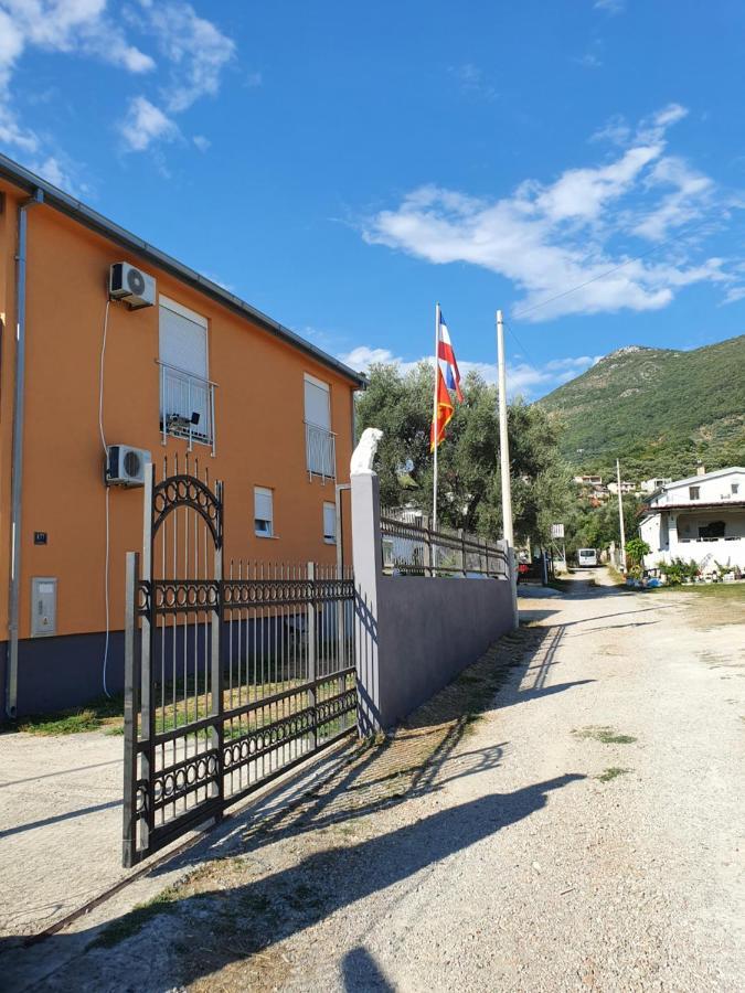 Apartmen Kuca Za Odmor I Familiju Bar Exterior photo