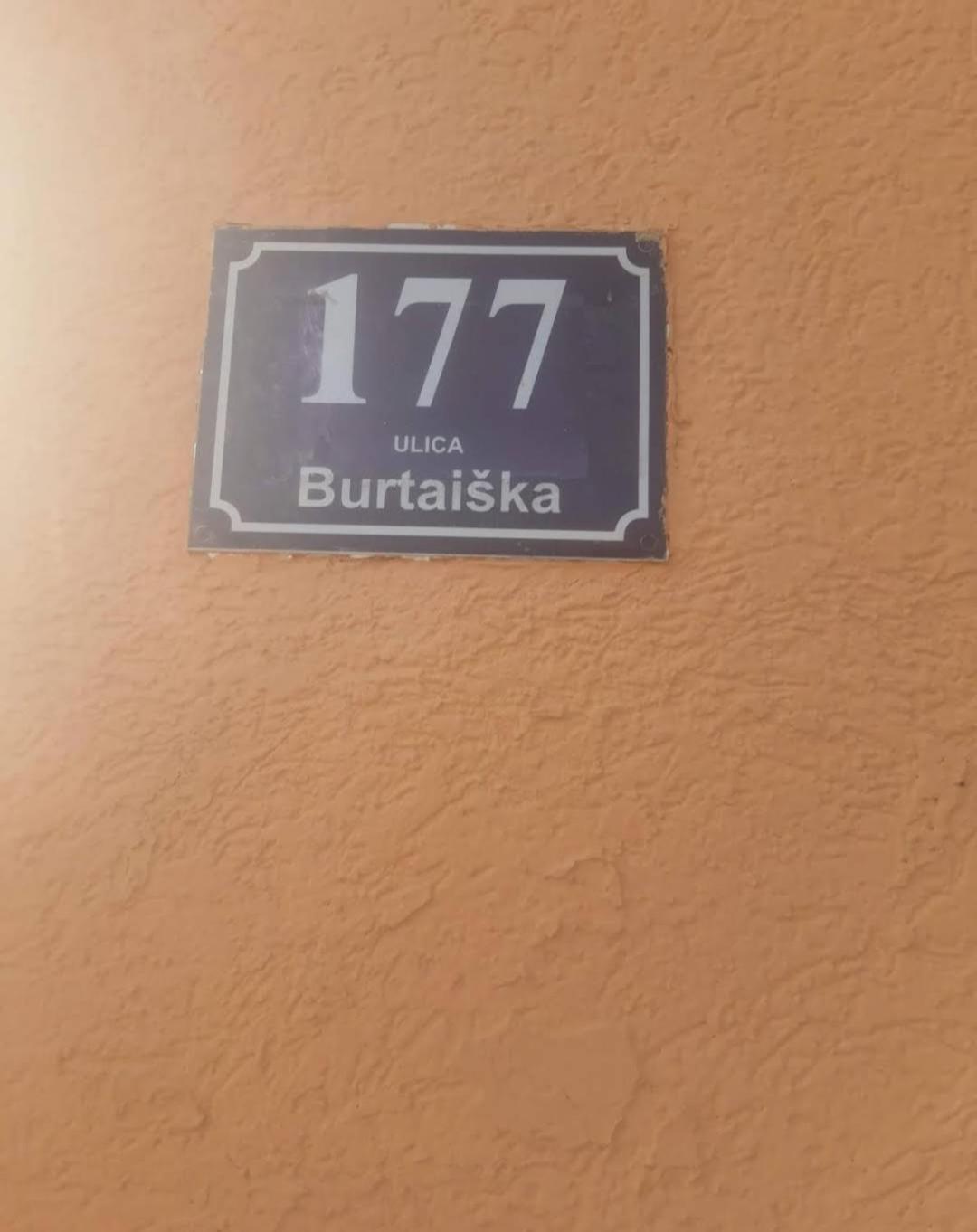Apartmen Kuca Za Odmor I Familiju Bar Exterior photo